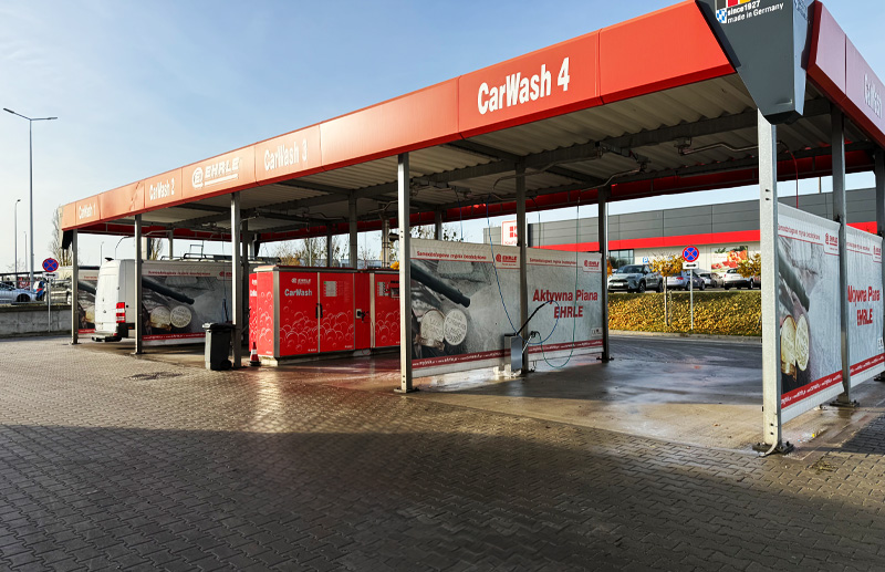 Myjnia Hakena Park - auto w trakcie mycia